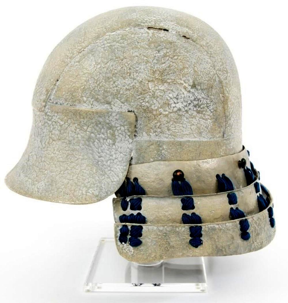 Edo Period Japanese Samurai ZUNARI KOBUTO Battle Armor: Edo Period Japanese Samurai ZUNARI KOBUTO Battle Armor Helmet. Common of the mid to late Edo period. Traditional 5-piece iron construction with 3-piece Shikoro and original Maebashi. Blue lacing. Exte
