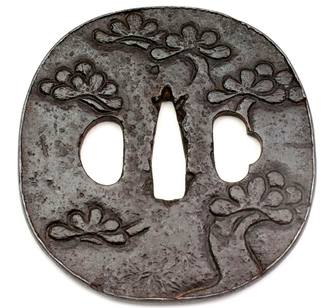 Edo era 17th-18th C. Large Japanese Sword Iron Tsuba ~: Edo era 17th-18th C. Large Japanese Sword Iron Tsuba ~ Nice Country Work with trees. Diameter : 3 1/4" x 3". Detailed condition reports are not included in this catalog. For additional information, in