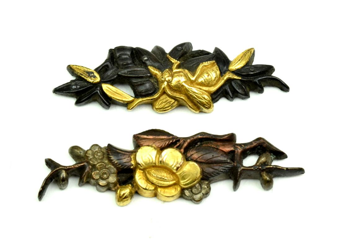 Nice Edo MINO School Japanese Sword/Dagger MENUKI: Nice Edo MINO School Japanese Sword/Dagger MENUKI Mounts ~ FLOWER BRANCHES WITH INSECTS. Detailed condition reports are not included in this catalog. For additional information, including condition re