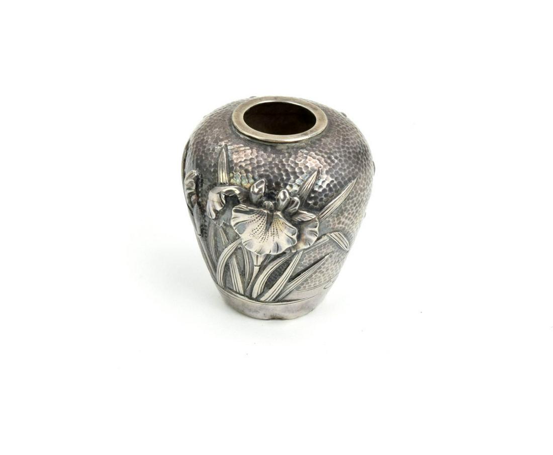 Arthur & Bond Yokohama Hand Hammered Sterling Silver: Very fine antique hand hammered sterling silver Japanese vase iris flower design by Arthur & Bond, Yokohama ( 1889-1923 ).The English company was based in Yokohama, Japan during the Meiji period. Thei