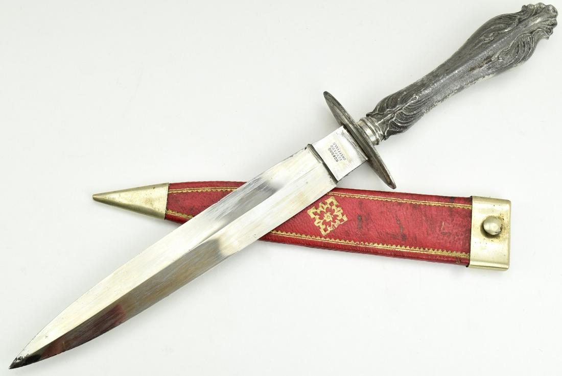Nice English Fighting Dirk Dagger Bowie Knife by: Nice English Fighting Dirk Dagger Bowie Knife by "GEORGE REDFERN SHEFFIELD" For American Civil War market. Total Length (inside scabbard if present) : 12 1/2", Blade Length : 7 1/4". Detailed conditio