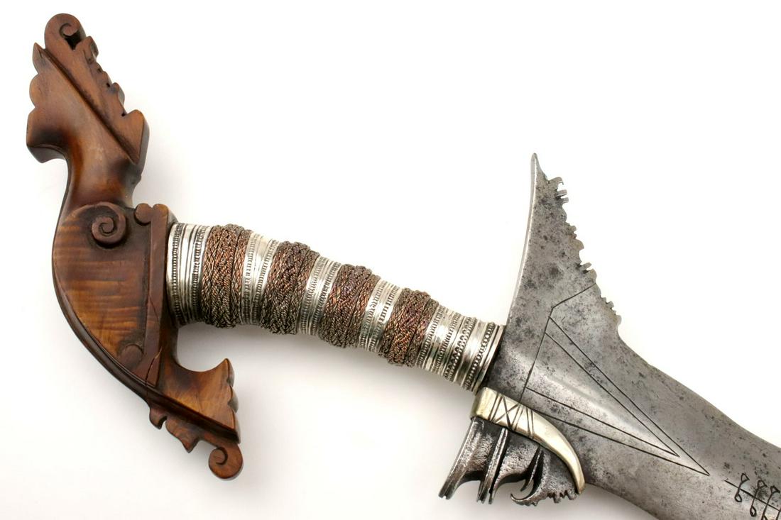 Very Fine 19th C. Philippine Talismanic Datu's Moro: This is a classic sword of the Moro people of the southern Philippines and of the Sulu Sea area called a kris. The classic Moro kris is based heavily on the Indonesian keris but is distinctlylarger an