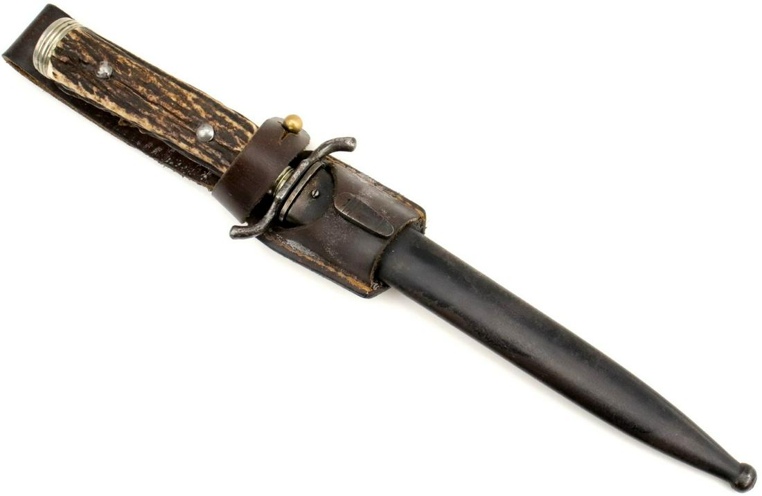 German WW I to WW II Fighting Knife Dagger with Deer: German WW I to WW II Fighting Knife Dagger with Deer Stag Grip & Maker Marked Blade. Total Length (inside scabbard if present) : 14". Blade Length : 8.75". ~~~~~~~~~~~~~~ DEAR BIDDERS, PLEASE VIEW MOR