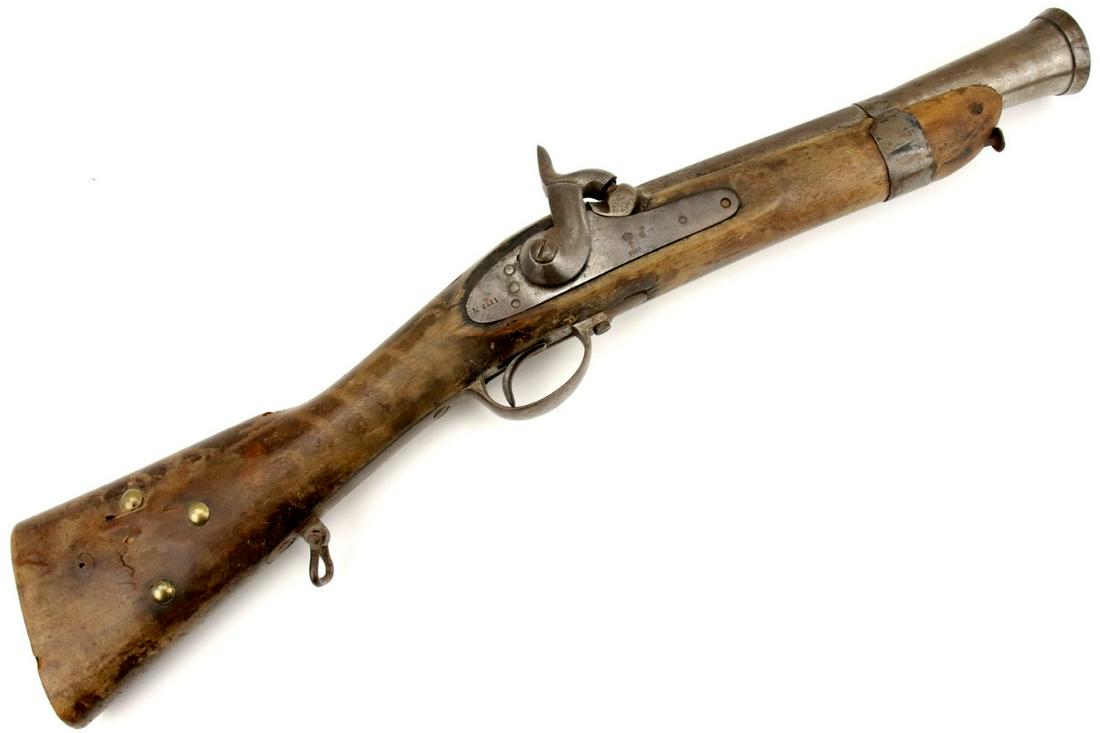 Civil War era Large Percussion Blunderbuss Carabine: Civil War era Large Percussion Blunderbuss Carabine Pistol Used by American Indians ~ English Lock Marked & Dated 1860 ~ Scarce Brass Tack Decorations Indicative of Indian Trade Weapons. Total Length 