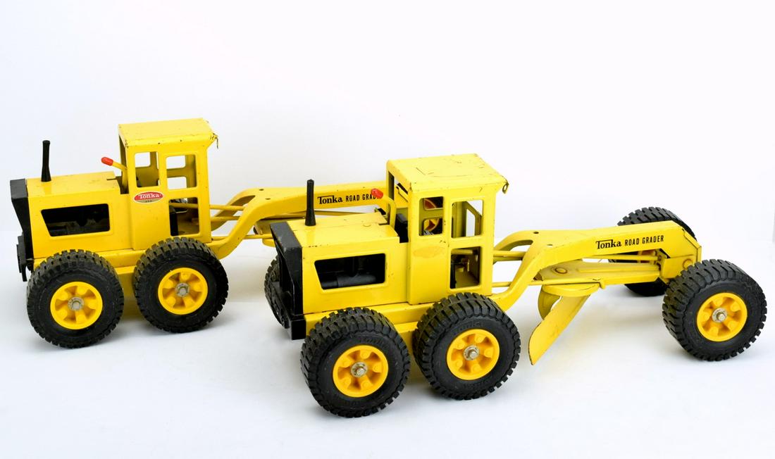 Pair Vintage 1970's Pressed Steel Tonka Toy Road Grader (1 of 6)