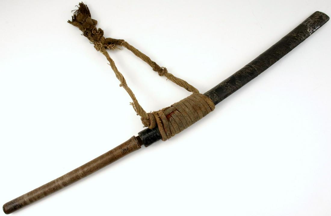 Antique Asian Burmese or Thai DHA Fighting Sword.: Antique Asian Burmese or Thai DHA Fighting Sword. Total length (inside scabbard if present) : 32 1/2", Blade length :19 3/4". ~~~~~~ DEAR BIDDERS, Please View More Detailed Close-Up Images by visiting