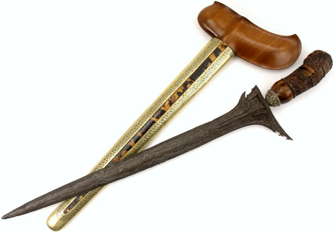 Rare Signed Antique Indonesian KERIS Dagger ~ Fine: Rare Signed Antique Indonesian KERIS Dagger ~ Fine Carved Wood Grip ~ Strong Damascus Steel Blade ~ Beautiful Scabbard. Total length (inside scabbard if present) :19 1/2 ", Blade length : 15 1/2". ~~~