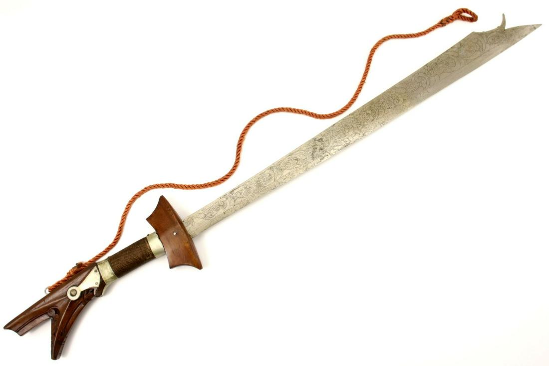 Good Antique Philippine Moro Warrior's KAMPILAN Sword: Good Antique Philippine Moro Warrior's KAMPILAN Sword with Carved Wood Hilt & Engraved Blade. Total length (inside scabbard if present) : ", Blade length : ". ~~~~~~ DEAR BIDDERS, Please View More Det
