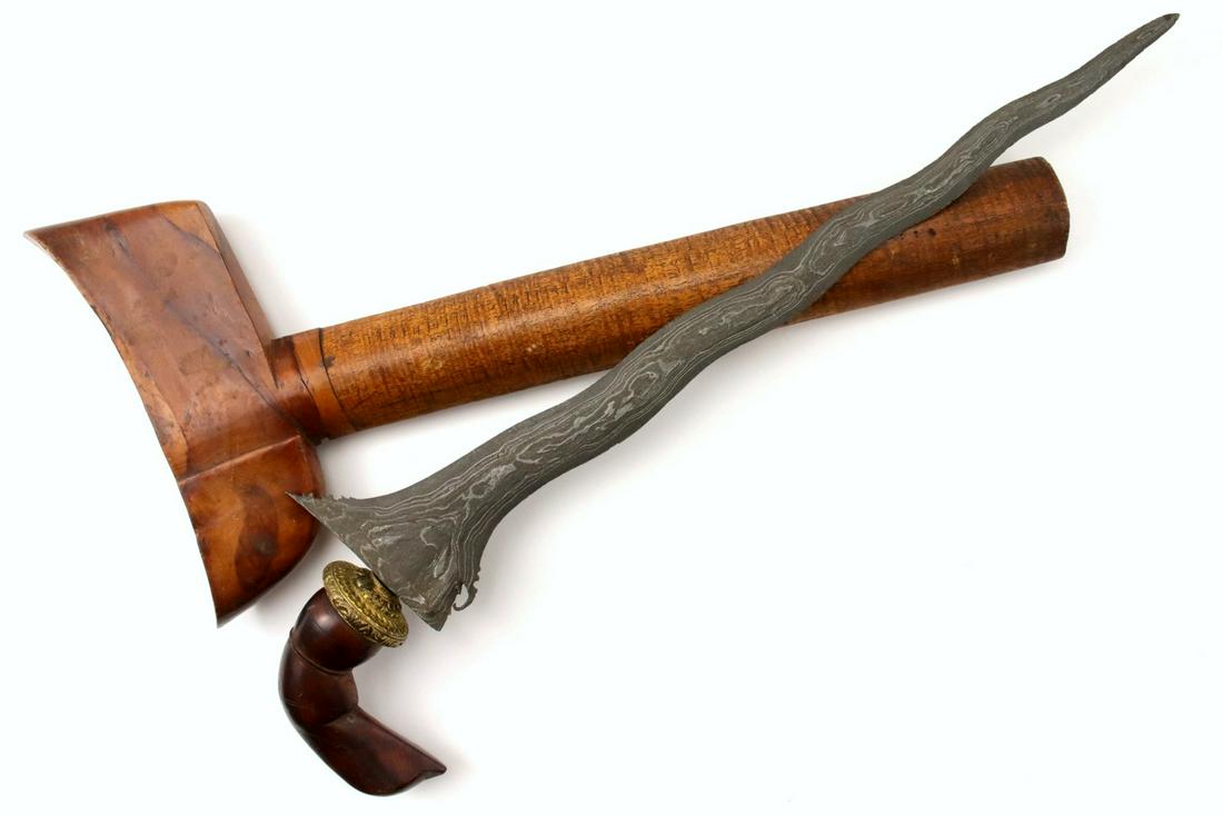 Antique Indonesian KERIS Dagger with Damascus Steel: Antique Indonesian KERIS Dagger with Damascus Steel Blade & Nice Wood Mounts. Total length (inside scabbard if present) : 16 1/4", Blade length : 12 1/2". ~~~~~~ DEAR BIDDERS, Please View More Detaile