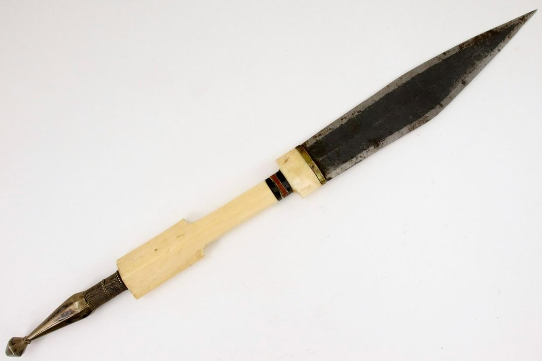 Nice Quality Antique North African Dagger Knife with: Nice Quality Antique North African Dagger Knife with Bone Grip & Silver Mount. Total length (inside scabbard if present) : 18 1/2", Blade length : 8 1/2". ~~~~~~ DEAR BIDDERS, Please View More Detaile