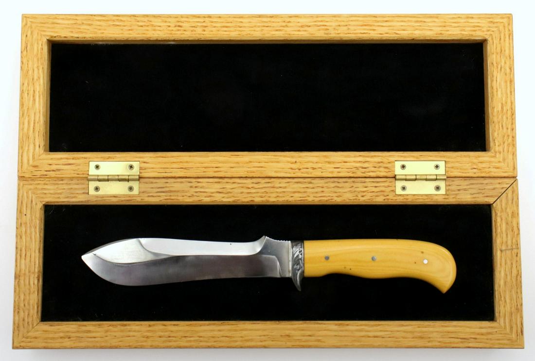 Fine Quality German made Hunting Knife ''WHITE HUNTER'' by PUMA ~ in Original Presentation Box. (1 of 13)