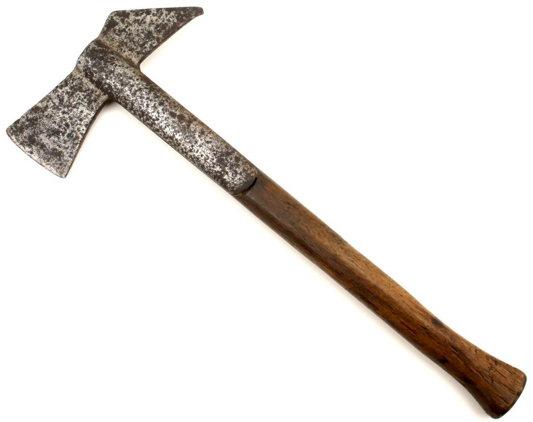 Rare American Revolution era Naval Navy Boarding Axe of Highly Unusual Form.: Rare American Revolution era Naval Navy Boarding Axe of Highly Unusual Form. Total length: 14 1/4", Blade length : 6" x widest - 2 1/8". ~~ DEAR BIDDERS, Please View More Detailed Close-Up Images by v