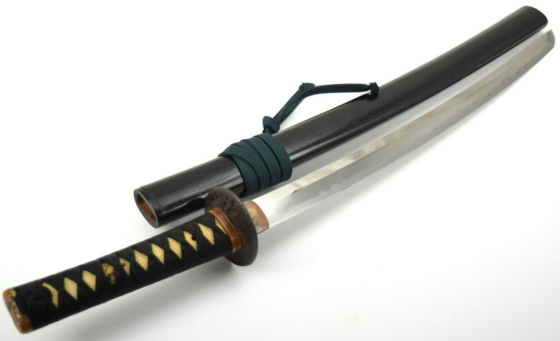 VERY GOOD JAPANESE SAMURAI WAKIZASHI SWORD DAGGER: Very good japanese samurai wakizashi sword dagger. Blade with visible hamon line. Nice matching mounts.Total length (inside scabbard if present) : 28 5/8", Blade length : 19 1/4". ~~ DEAR BIDDERS, Ple