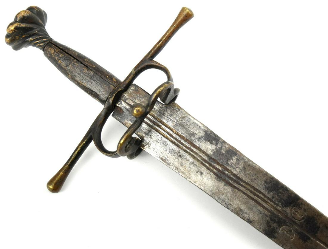 LARGE VICTORIAN BROAD SWORD OF 16TH C. STYLE ~ GERMAN OR ITALIAN ~ GILT BRASS MOUNTS: large victorian Broadsword of 16th c. style ~ german or italian. Large, wide blade with gilt brass mounts. Total length (inside scabbard if present) :34 5/8 ", Blade length : 30 1/4". ~~ DEAR BIDDERS,