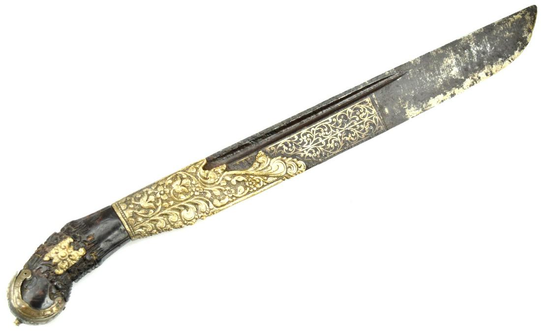 Long 19th Century Silver mounted Piha-kaetta Ceylon Dagger: Long 19th Century Silver mounted Piha-kaetta Ceylon Dagger. Of traditional highly decorated blade with silver inlaying. Total length: 11 1/2", Blade length : 9 1/2". ~ . Detailed condition reports are
