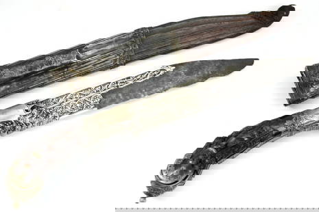 Nice Large Early 18th C. Silver Inlaying Decorated Piha Kaetta Dagger: Nice Early 18th C. Decorated Piha Kaetta Ceylon Dagger. Large single edged steel blade with drop point and fuller along the back edge finely decorated with silver overlaid chiseled arabesques. Comes w