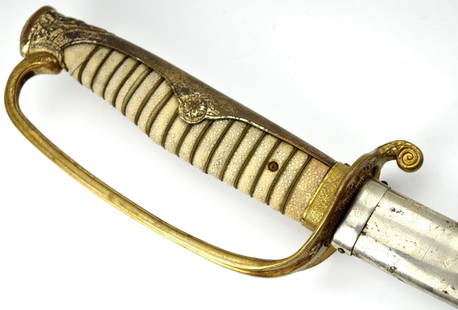 RUSSO JAPANESE KYU GUNTO HIGH RANKING OFFICER D-GUARD SWORD: Russo Japanese High Ranking Officer D-Guard Sword. Steel scabbard, original gilded handle. Total length (inside scabbard if present) : 33 1/2", Blade length : 21 3/8". ~ . Detailed condition reports a