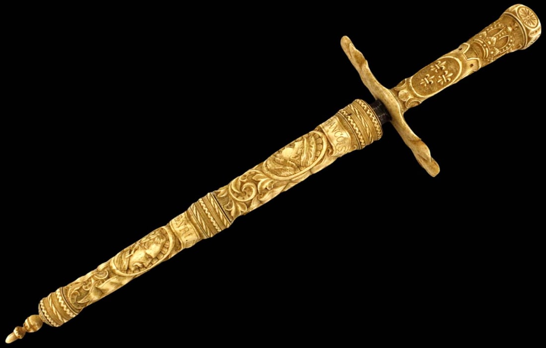 Lovely Quality Early Nobleman's Dagger with Beautifully Carved Bone Mounts of Various Polish / Swedi: Lovely Quality Early Nobleman's Dagger with Beautifully Carved Bone Mounts of Various Polish / Swedish Renaissance era Kings & Royal Figures, Nice Large Crowned Crest to the Grip. Double-edged Oval & 
