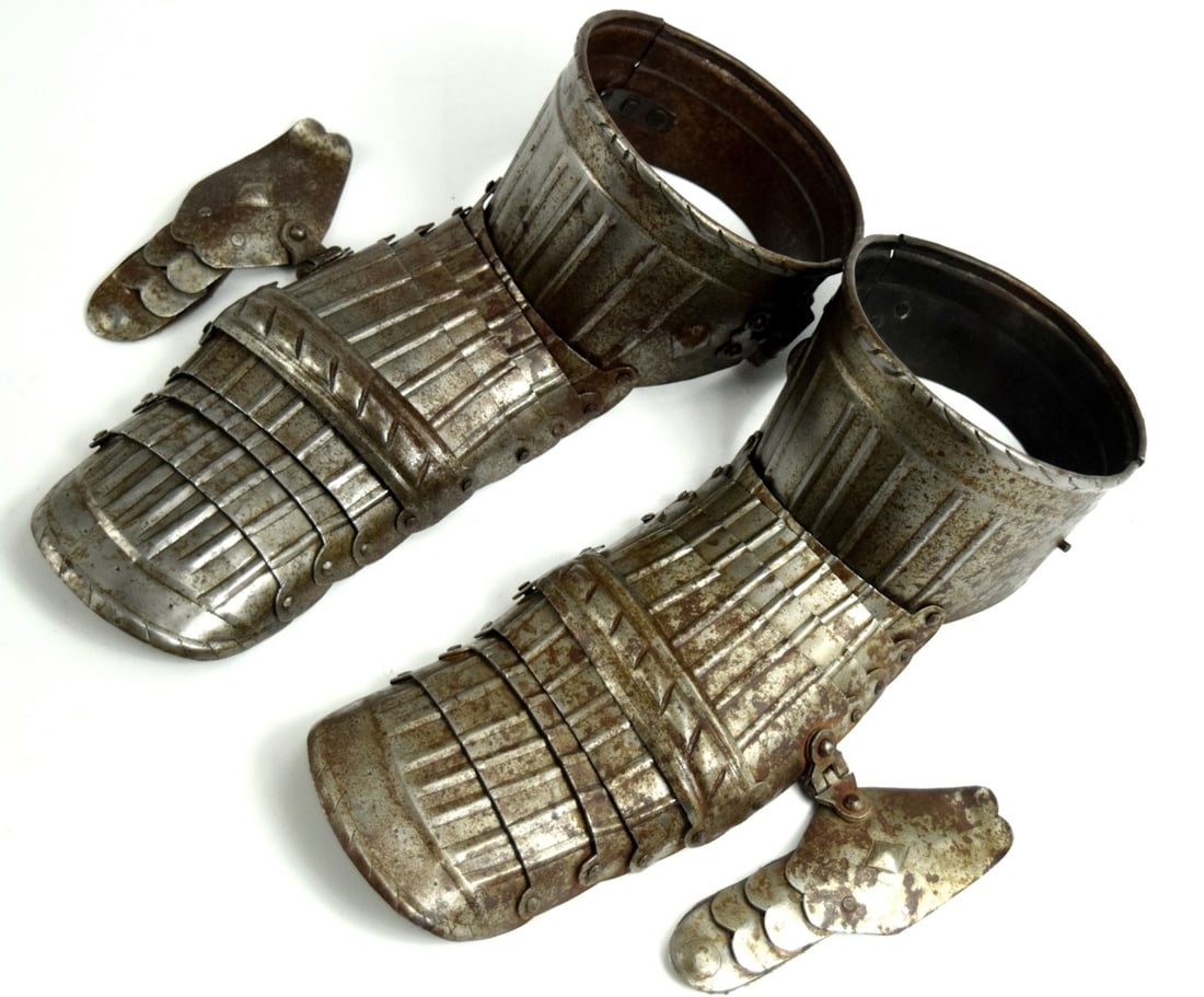 A pair of Maximilian Mitten Gauntlets, historicism in 1520s style: A pair of Maximilian Mitten Gauntlets, historicism in 1520s style . ~~ . Detailed condition reports are not included in this catalog. For additional information, including condition reports, please co
