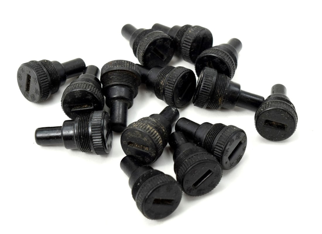 Lot 14 Original WW2 Japanese Ordnance Screw Tops: Lot 14 Original WW2 Japanese Ordnance Screw Tops. ~~. Detailed condition reports are not included in this catalog. For additional information, including condition reports, please contact us at info@so