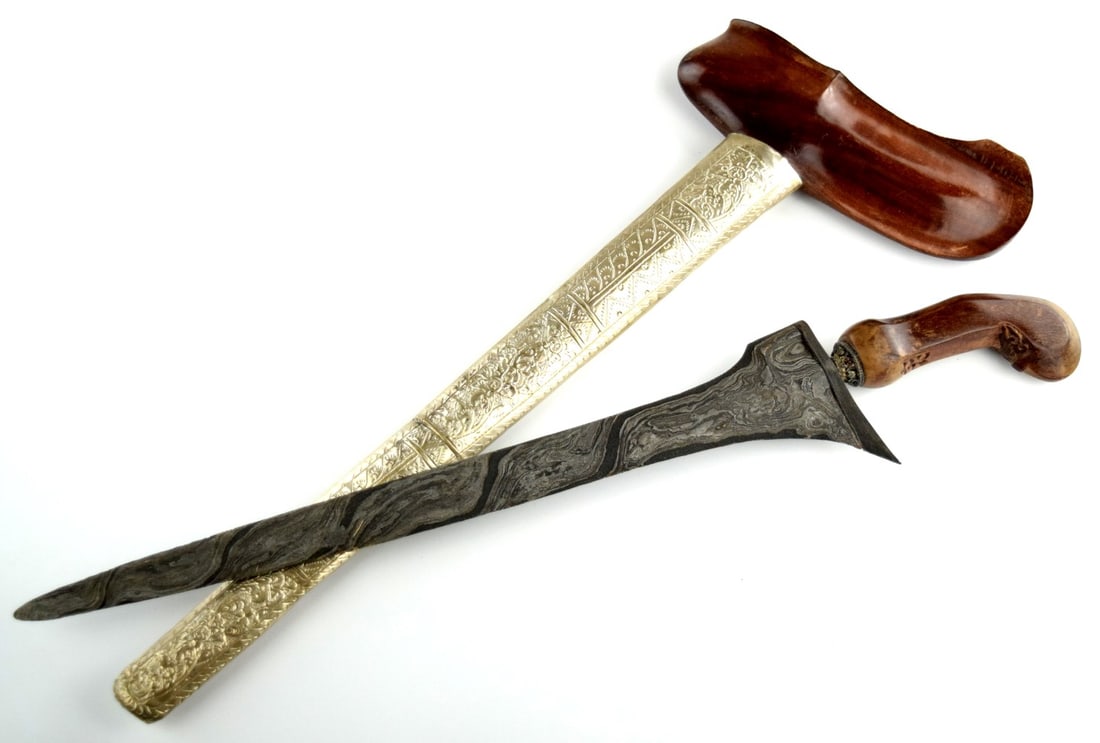 Good Antique Asian Indonesian KERIS Dagger with Strong Damascus Steel Blade. (1 of 14)