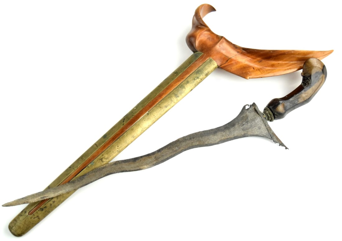 Antique Asian Indonesian KERIS Dagger with Damascus Blade. (1 of 15)