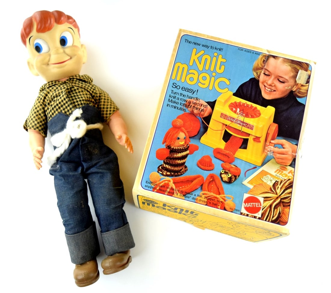 Vintage 1974 Mattel KNIT MAGIC w Instructions and Original Box (1 of 8)