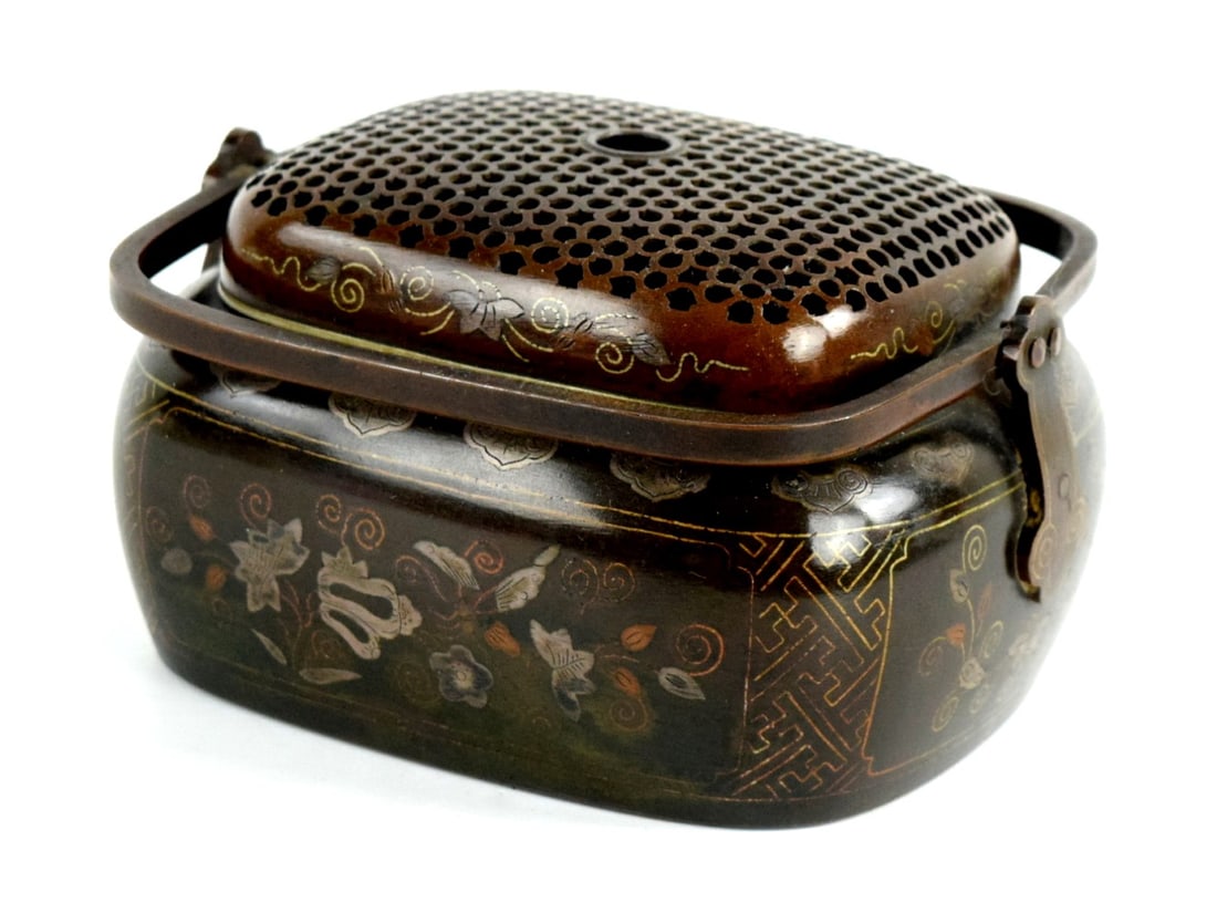 ANTIQUE CHINESE QING DYNASTY HIGHLY DECORATED METAL HAND WARMER PIERCED COVER (1 of 10)