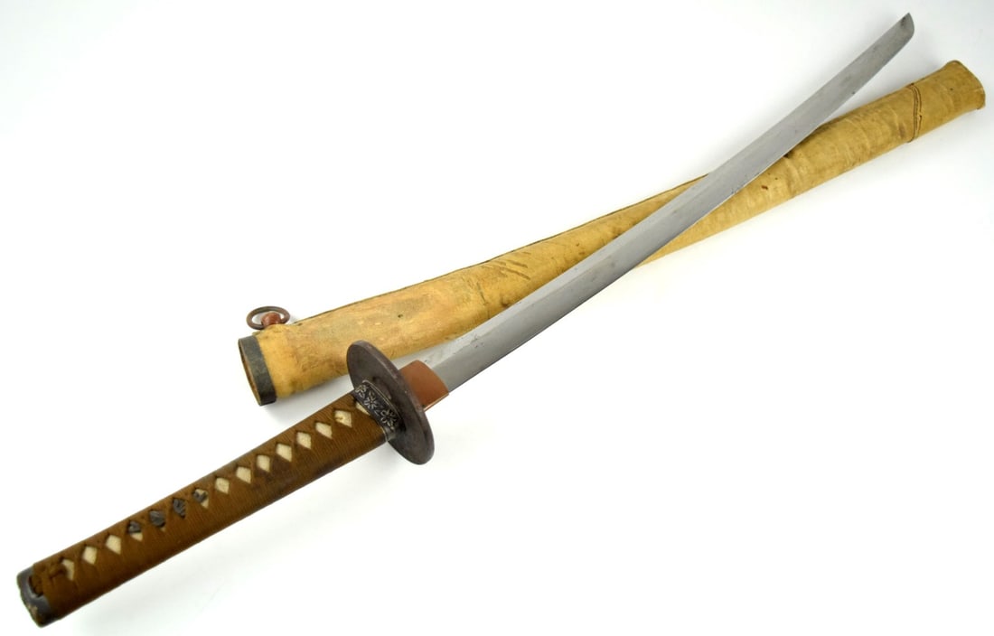 Japanese WW II Officer's KATANA Sword with Old Samurai Blade & Iron Tsuba. (1 of 20)