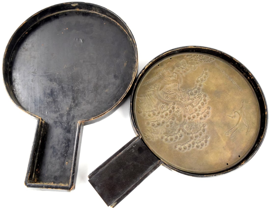 ANTIQUE JAPANESE KAGAMI BRONZE HAND MIRROR: Beautiful antique Japanese mirror or kagami made from cast bronze, together with the original lacquered wood case. Bronze mirrors were introduced into Japan from China during the Yayoi period (about 3