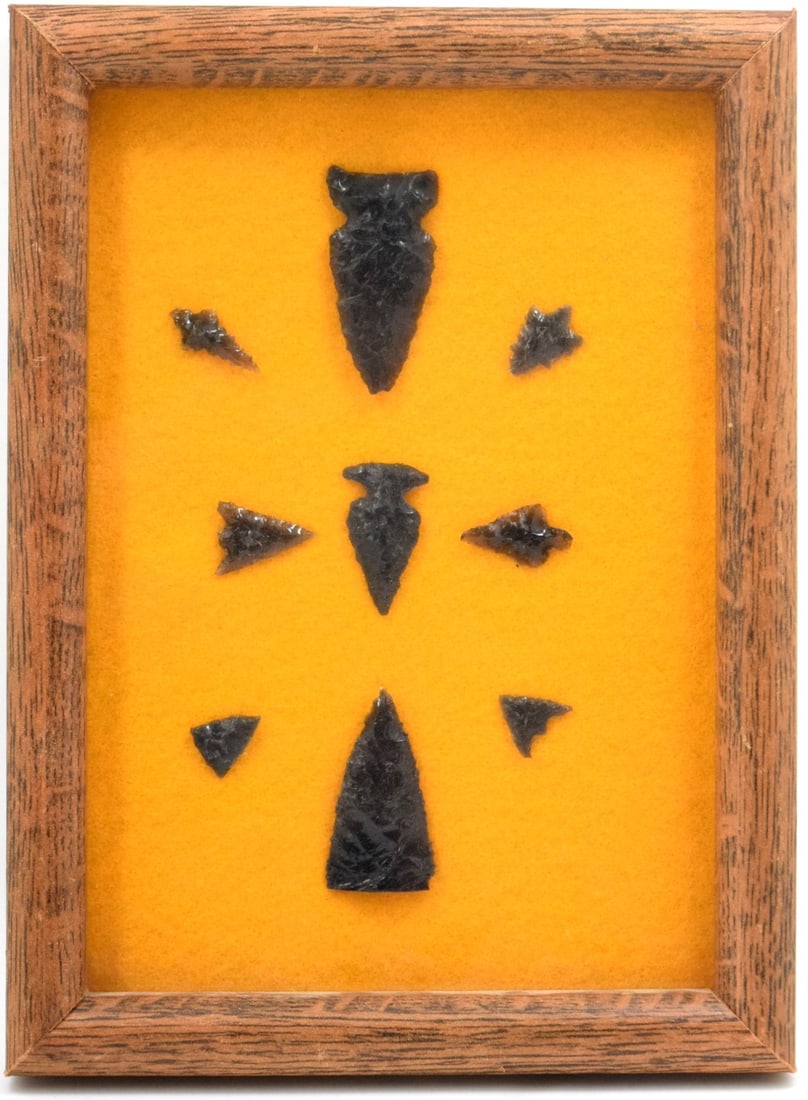 Nice Framed Display of 9 Native American Indian Obsidian Arrow / Spear Points, Arrowheads. (1 of 6)