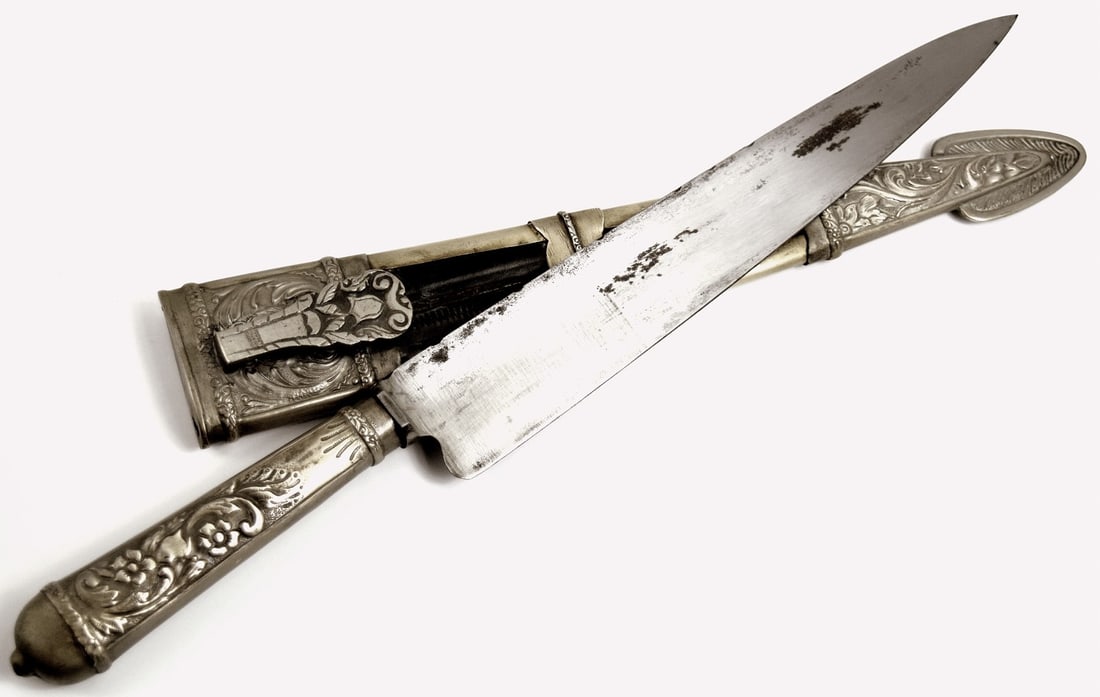 Rare Massive Antique Latin American Argentina Gaucho Cowboy Knife in Hallmarked Heavy Silver Mounts. (1 of 12)