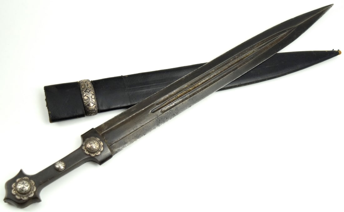 Good Quality 19th Century Caucasian Kindjal Dagger with Silver Mounts (1 of 16)