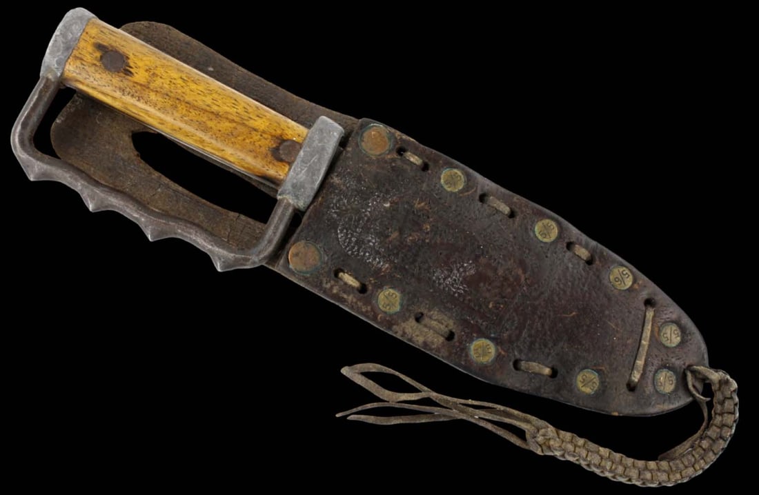 One of a Kind WW II American US Marine Made Fighting Breast Knuckle Knuckleduster Fighting Dagger (1 of 19)