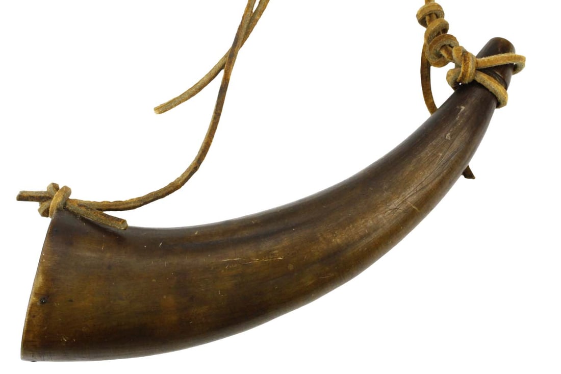 Antique American Revolution to Civil War era Powder Horn Flask with Hide Strap. (1 of 11)