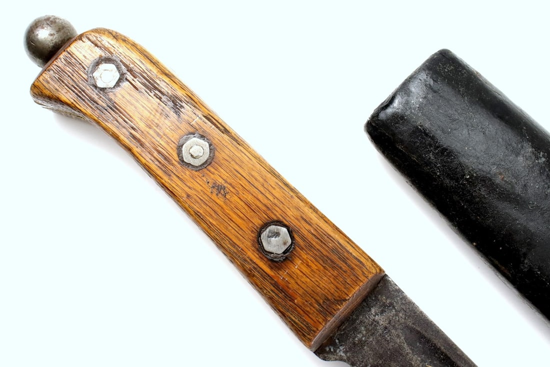 WW I American Us Navy Cutlass, Naval Battle Sword with Sailor Altered Hilt. (1 of 16)