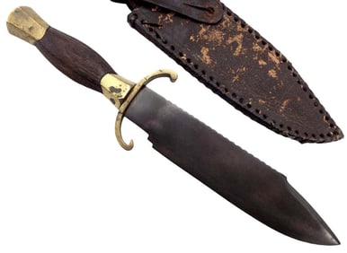 LARGE AMERICAN OR ENGLISH STRONG SURVIVAL OR FIGHTING BOWIE KNIFE WITH SHEATH. VERY STRONG SERRATED