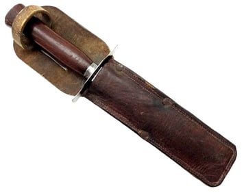 ANTIQUE WW I - WWII FRENCH FIGHTING DAGGER TRENCH KNIFE IN PERIOD LEATHER SHEATH, MARKED BLADE &