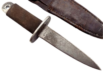 WW II AMERICAN OR JAPANESE PILOT'S NECK KNIFE DAGGER, TO BE WORN ON THE CORD AROUND THE NECK FOR