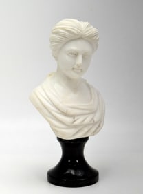 ANTIQUE MARBLE BUST OF A YOUNG WOMAN