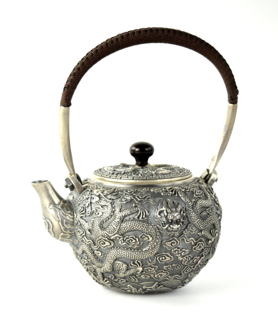 ANTIQUE CHINESE EXPORT SOLID SILVER DRAGON TEA POT (1 of 12)
