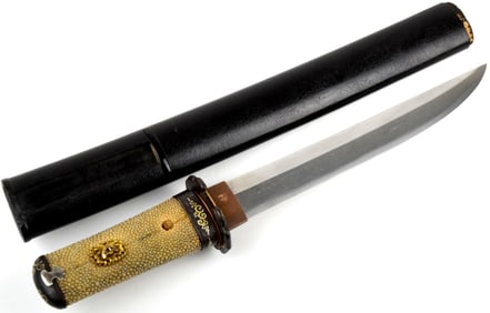 Attractive Late Tokugawa Period Japanese Samurai AIKUCHI, Fine Shinto Blade Signed KANEFUSA in
