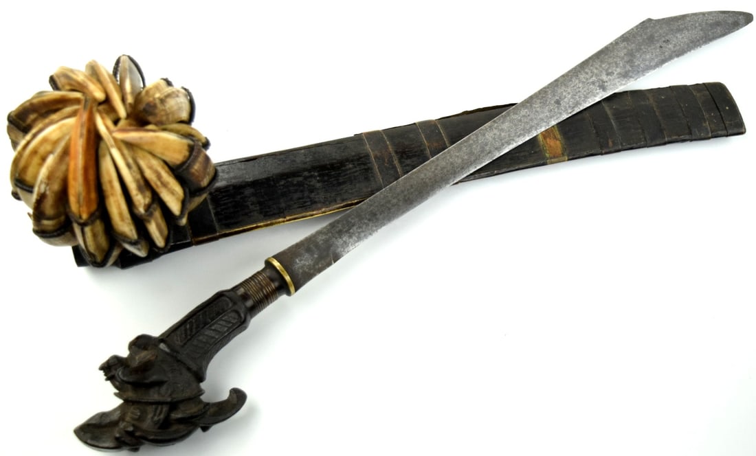 Rare Indonesian Nias BALATO Sword (Telugu, Balatu) (1 of 20)