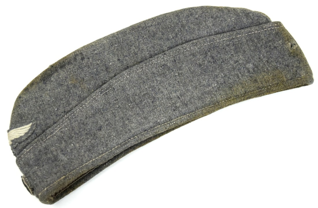 German WWII Kriegsmarine Costal Artillery Overseas Cap: German WWII Kriegsmarine Costal Artillery Overseas Cap. Size: Regular Adult. Provenance - from collection of US Army Vet Eldon Foster, Denver Colorado. Detailed condition reports are not included in t