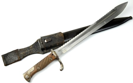 German WWI M98/05 Butcher Saw Back Bayonet with Frog