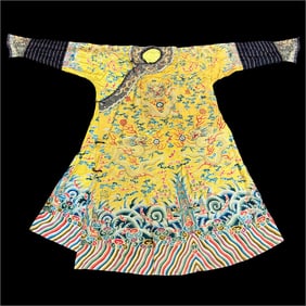 Rare Qing Dynasty Chinese Remarkable Twelve-Symbol Dragon Silk Embroidery Robe