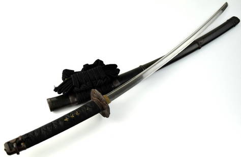 1400s Japanese Koto Tachi Sword ~ Muromachi-era Blade ~ Family Mon: DEAR BIDDERS, TO VIEW MORE DETAILED CLOSE-UP IMAGES OF THE ITEM INCLUDING PHOTOS OF THE TANG AND SIGNATURES, PLEASE VISIT OUR SITE : Sofedesignauctions.com AND FIND THIS LOT IN THE CURRENT CATALOG. TH