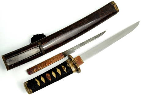 Rare Edo period Japanese Samurai TANTO Dagger in Matching Stingray Skin & Copper Mounts, All Intact.: Rare Edo period Japanese Samurai TANTO Dagger in Matching Stingray Skin & Copper Mounts, All Intact. Koto Blade with Good Hamon & Graining, Beautiful Piece Overall. Total length (inside scabbard if pr