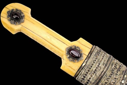 Very Fine 19th C. Russian Azerbaijan KINJAL Dagger Sword, Jeweled with Large Ruby Stones, Fine Gilt
