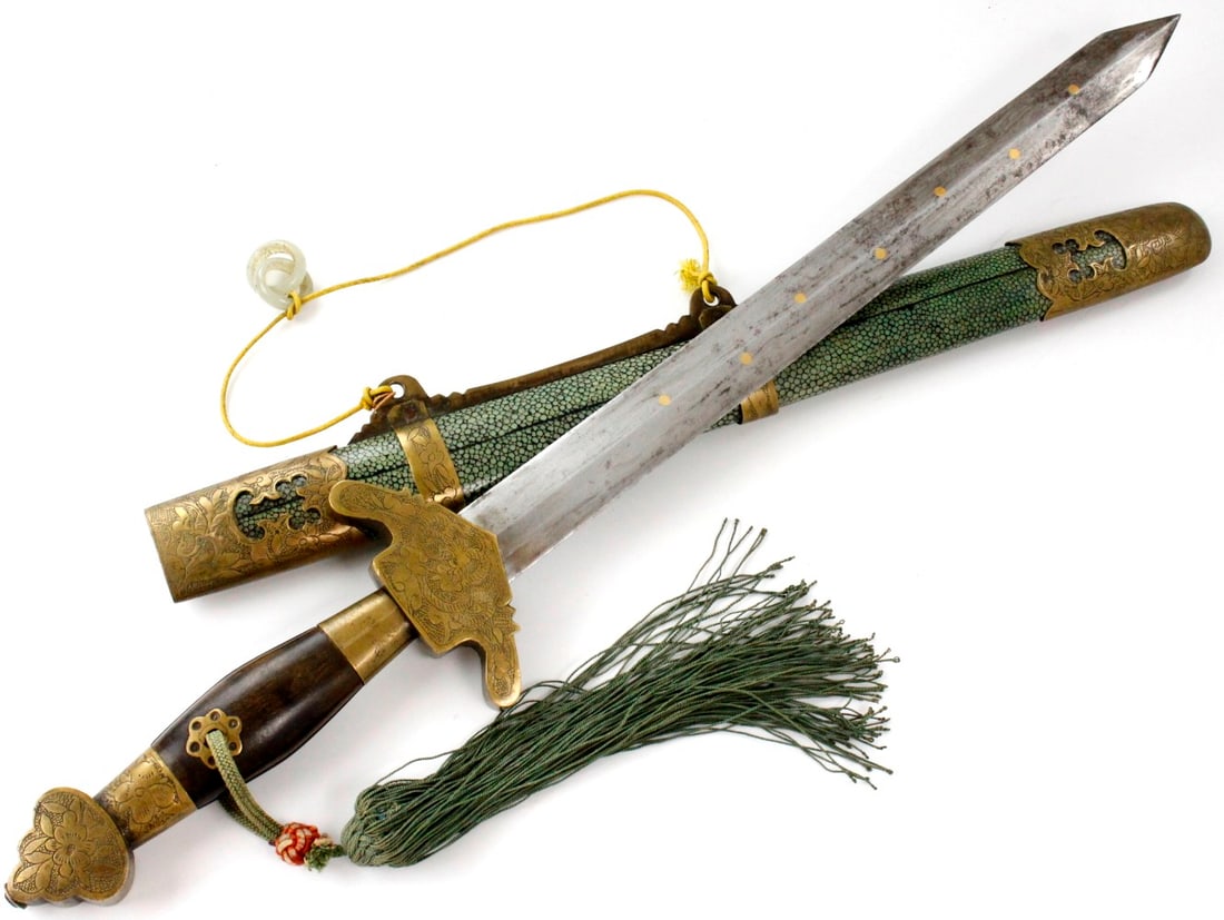 Very Fine Quality Antique Chinese Dagger Dirk Short Sword with 2 Jade Stone Rings Charm, Fine (1 of 17)